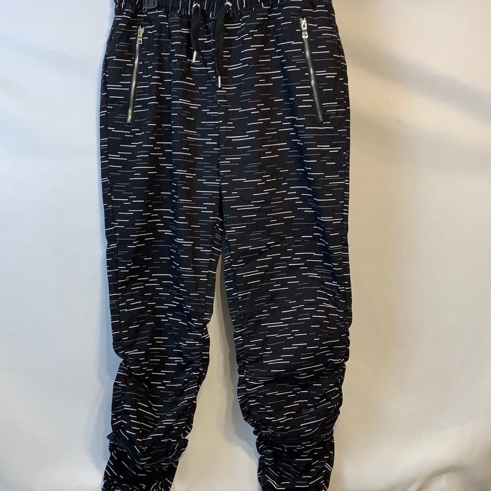 Carbon pants